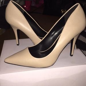 NWT Aldo Creme pumps